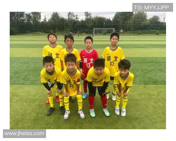 上海足球队转型之路的真实记录与背后故事探索 上海足球队转型之路的真实记录与背后故事探索