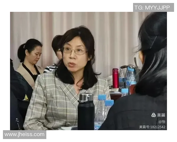 南京羽毛球队耐力争议引发热议球员训练方式与比赛表现的深度探讨 南京羽毛球队耐力争议引发热议球员训练方式与比赛表现的深度探讨