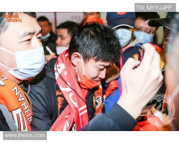 武汉羽毛球队战术争议引发热议球迷与专家观点碰撞激烈 武汉羽毛球队战术争议引发热议球迷与专家观点碰撞激烈