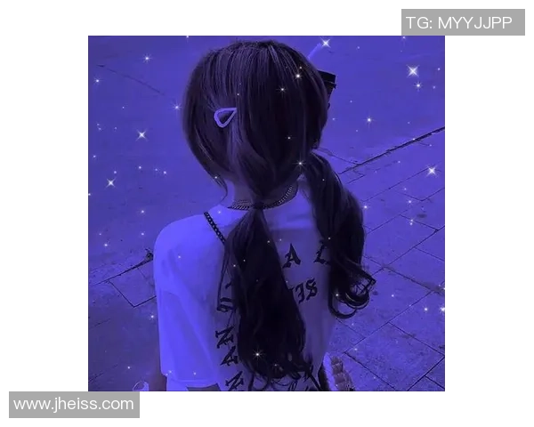 神仙头像与足球明星女孩的梦幻碰撞展现青春活力与运动魅力