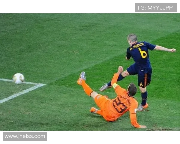 老外挑战极限模仿不同足球明星的精彩瞬间与搞笑表演 老外挑战极限模仿不同足球明星的精彩瞬间与搞笑表演