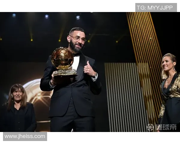 足球明星捧杯瞬间珍藏图集展现荣耀与激情的完美时刻 足球明星捧杯瞬间珍藏图集展现荣耀与激情的完美时刻