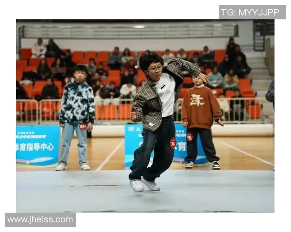 热议街舞:重庆街舞队的节奏变革